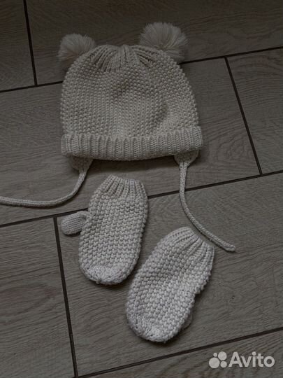 Комплект шапка варежки zara