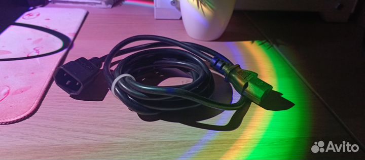 Кабели питания, удленнители, и другие провода