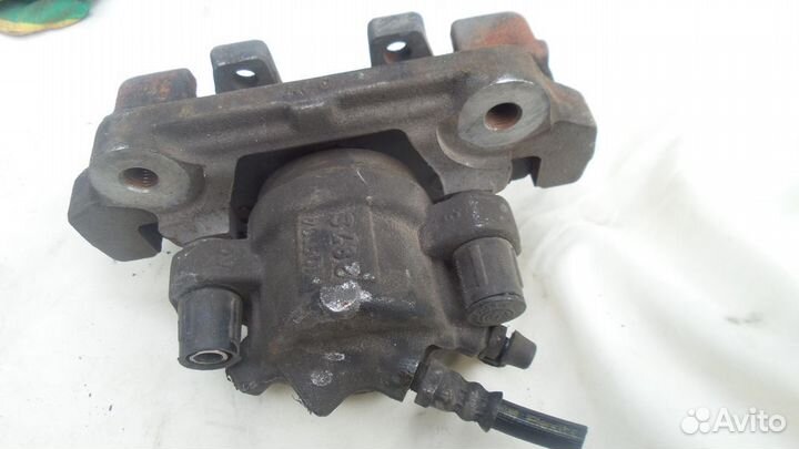 Суппорт передний Правый BMW F30