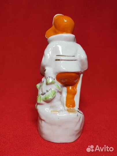 Фарфоровая статуэтка Мальчик на лыжах Полонне зхк