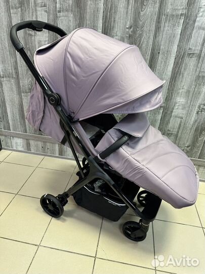 Коляска полгулочная легкая и компактная