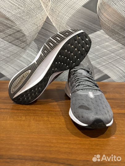 Кроссовки Nike zoom vomero 14 размер 42