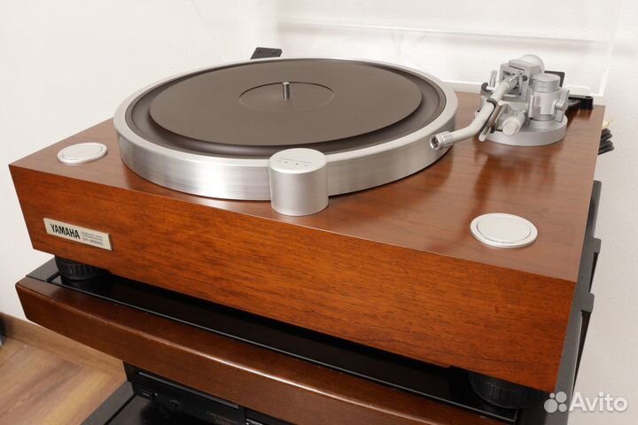 Проигрыватель винила Yamaha GT-2000L