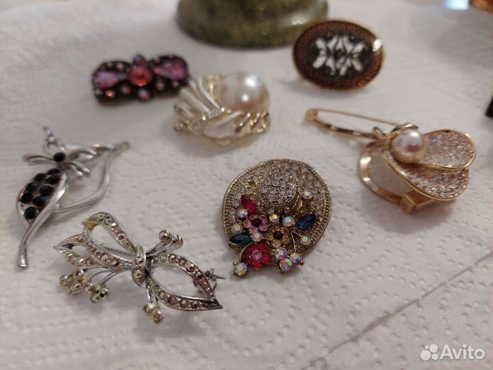 Вазы,баночки для чая,чайники,брошки