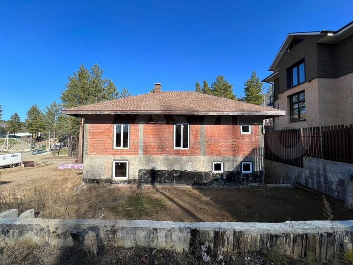 Коттедж 279 м² на участке 8 сот.