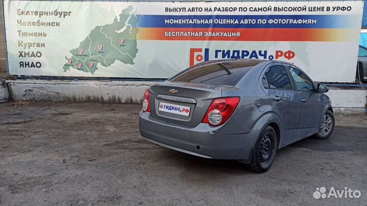 Кнопка стеклоподъемника Chevrolet Aveo (T300) 9518