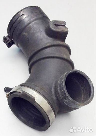 Патрубок воздушный мазда 626