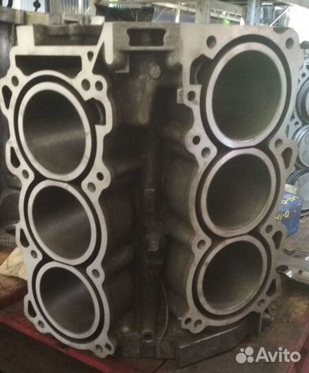 Шорт-блок двигателя VQ30DE на Nissan Infiniti 3.0