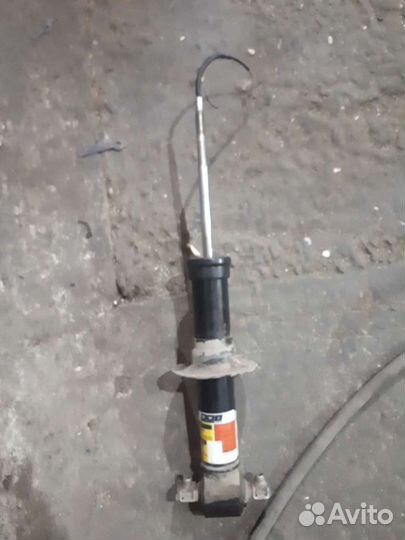 Передние амортизаторы cadillac escalade