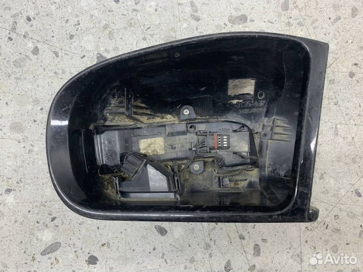 Крышка корпуса зеркала левого Mercedes-Benz E-Clas