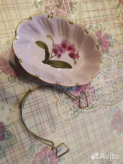 Салатник (икорница, конфетница). Фарфор. С ручкой