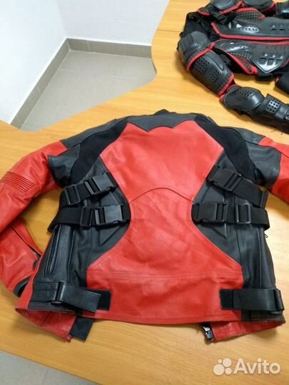 Мото куртка кожа