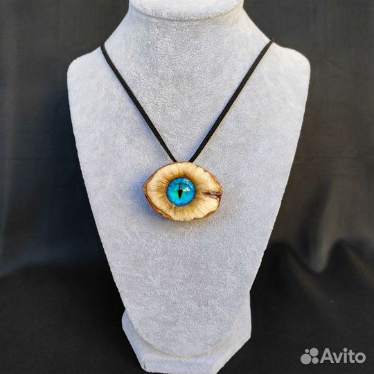 Необычные кулоны. Ручная работа