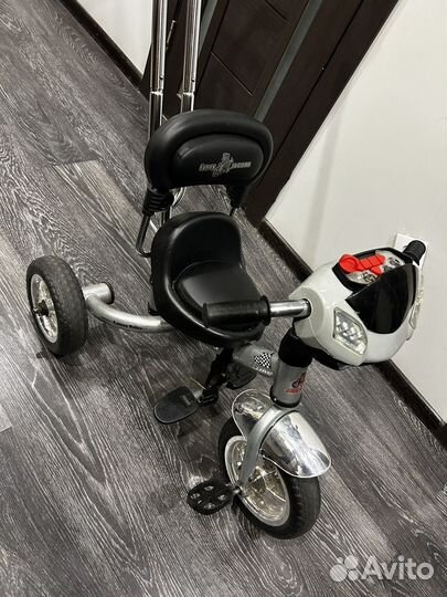 Велосипед трехколесный с ручкой