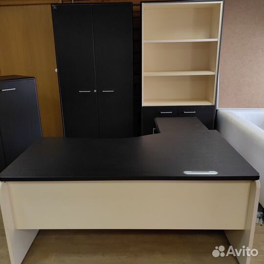 Комплект офисной мебели