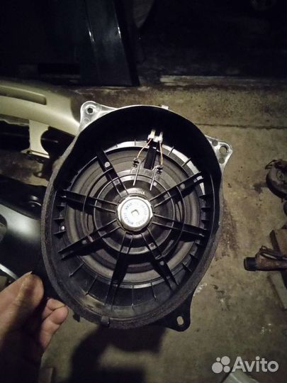 Тойота камри 50 динамик колонка