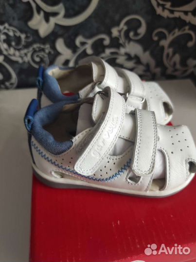 Сандали детские новые 19 размер