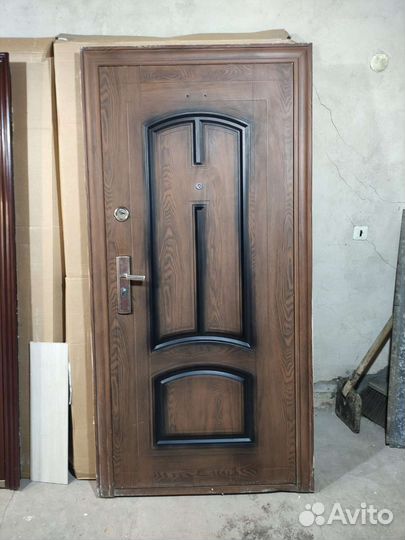 Дверь входная металлическая 3шт