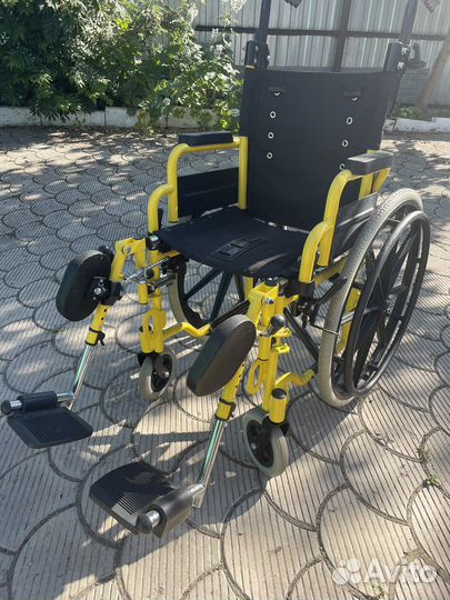 Инвалидная коляска складная бу