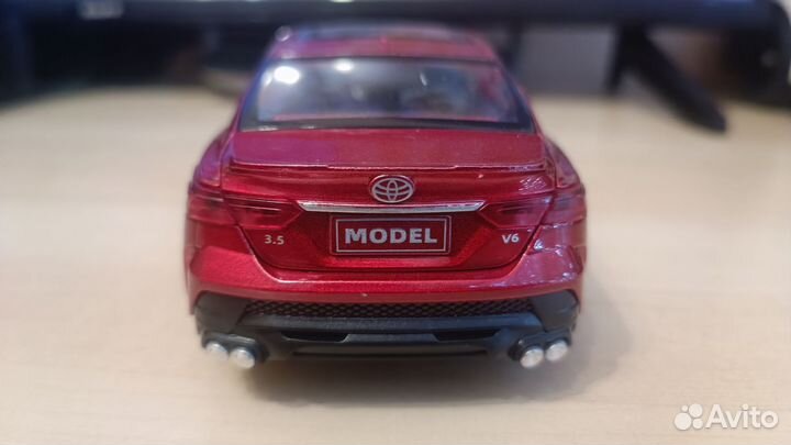 Toyota Camry 1:24