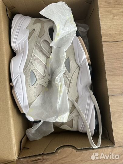 Кроссовки Adidas Falcon W женские новые