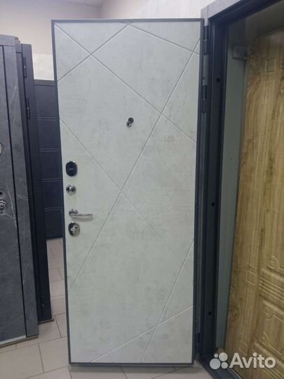 Отличная дверь с установкой