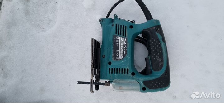 Электролобзик makita