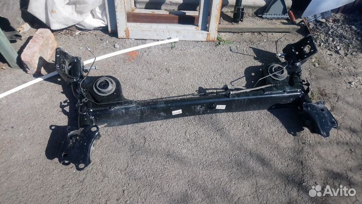 Ниссан альмера G15задняя балка