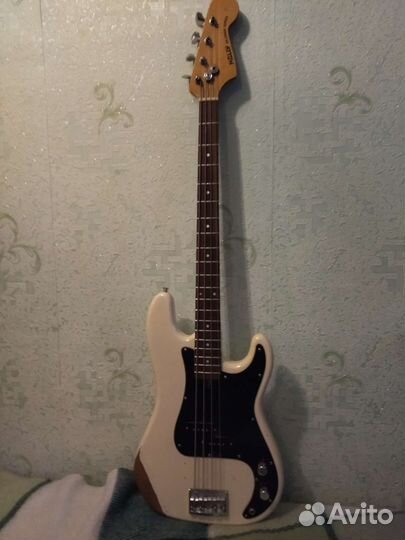 Бас гитара fender