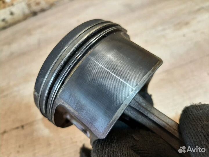 Поршень с шатуном Audi A6 C5 2.8