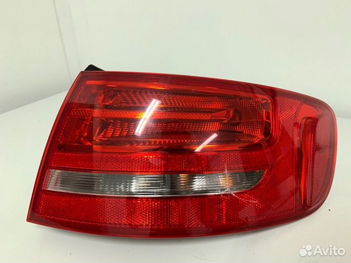 Фонарь задний правый Audi A4 B8 универсал