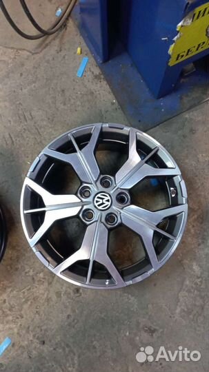 Volkswagen Jetta Golf R17 (7)