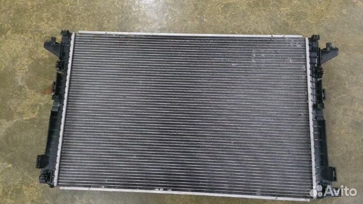 Радиатор охлаждения двигателя Audi Q8