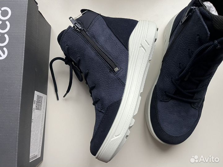 Новые ботинки Ecco