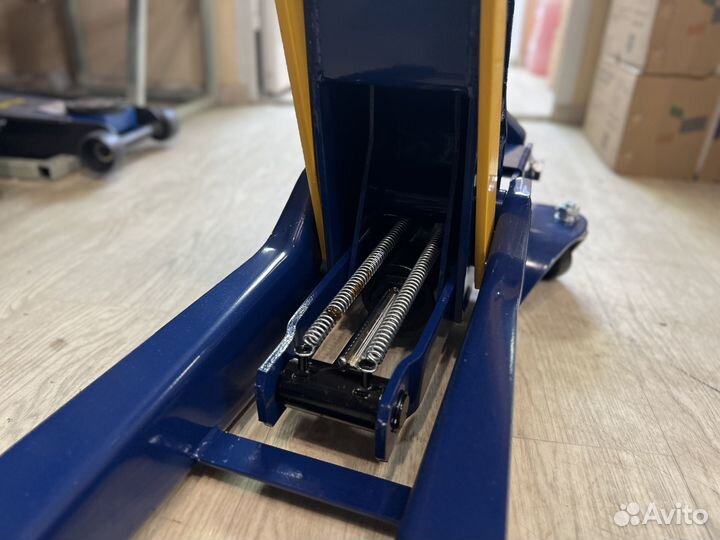 Домкрат подкатной 3.5 тонны