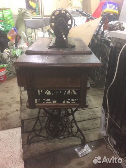 Швейная машинка singer