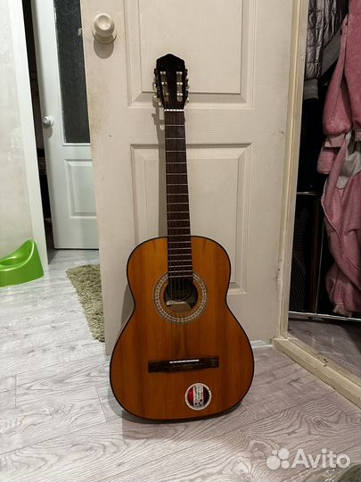Акустическая гитара Kremona