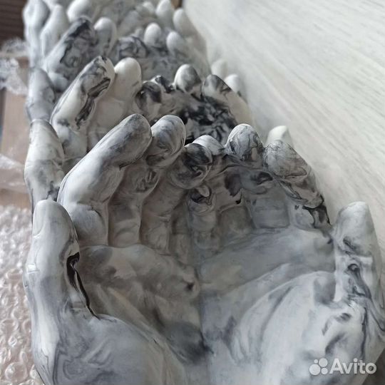 Ладони мрамор