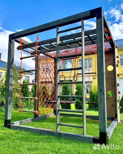 Спортивная площадка уличная