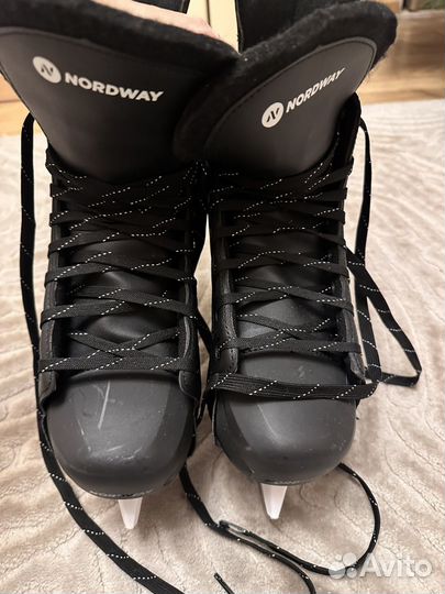 Коньки хоккейные 39 размер