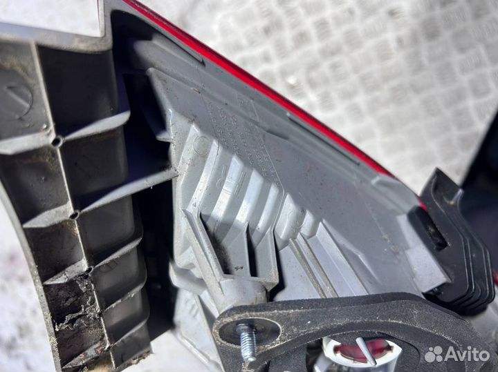 Фонарь задний правый Toyota Camry XV40 2010