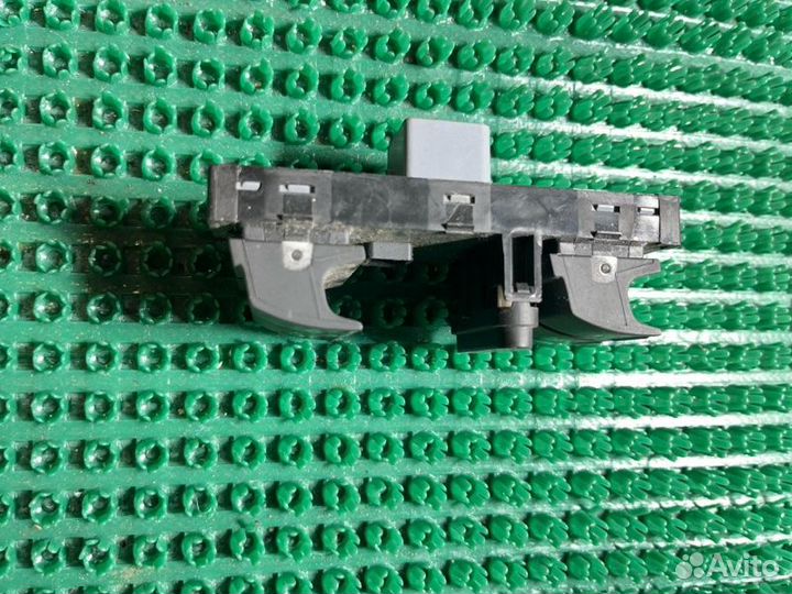 Блок управления стеклоподъемниками Volkswagen