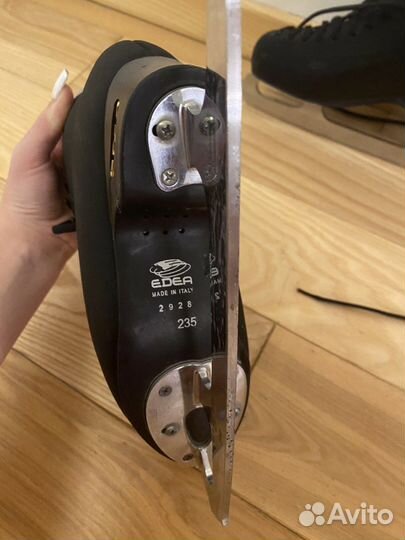 Профессиональные коньки для фигурного катания edea