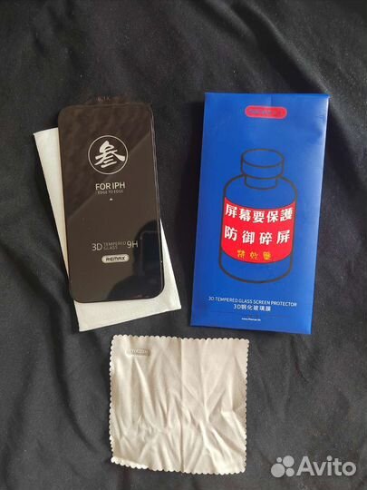 Защитное стекло на iPhone 11