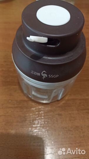 Портативный электроблендер для измельчения