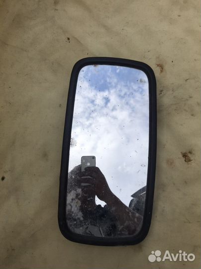 Зеркало заднего вида