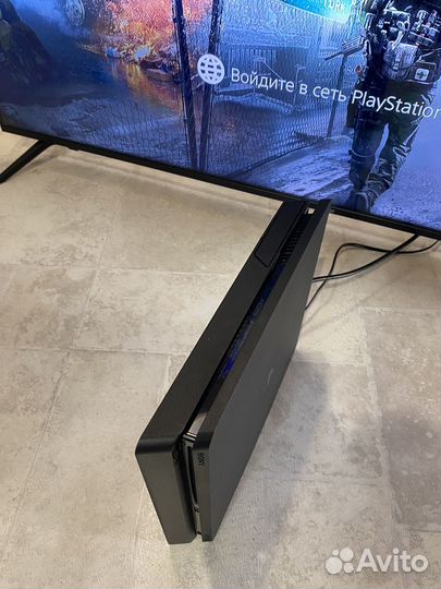 Sony playstation 4 slim