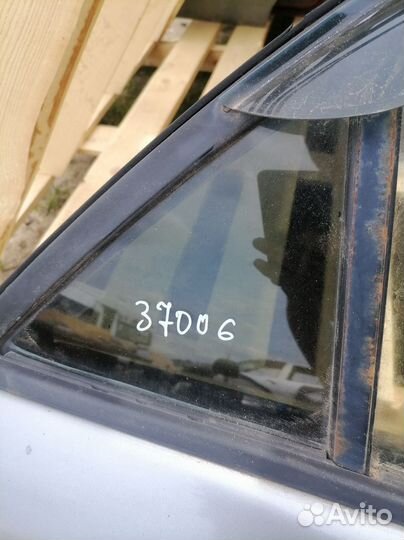 Стекло двери заднее правое Mazda 6GG 1.8