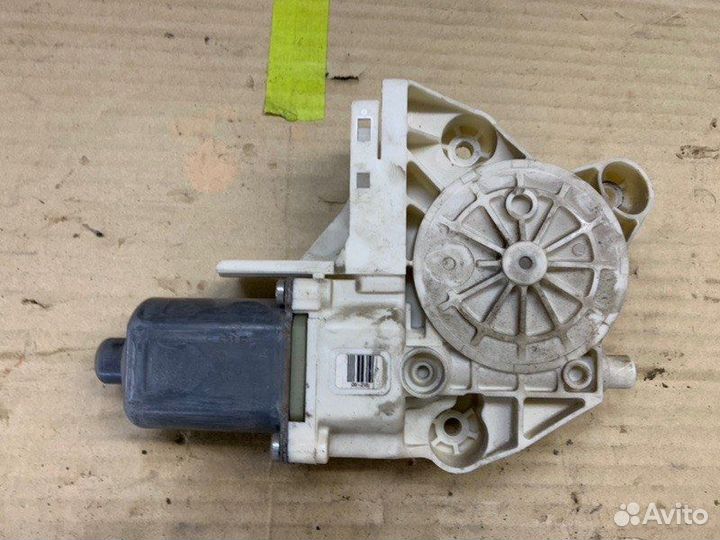 Мотор стеклоподъемника передний правый Ford Focus