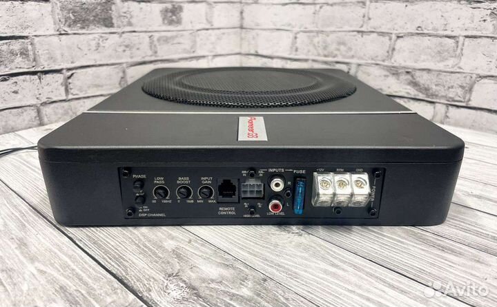 Сабвуфер под сиденье с активным усилителем